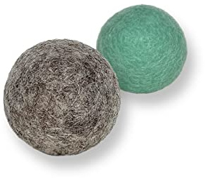 CATLABS 2er Pack Filzbälle für Katzen mit Glöckchen - nachhaltiges Katzenspielzeug - 100% natürliche Schafwolle ohne Polyester - Spielball Katze - Plüschball Wollbälle für Katzen
