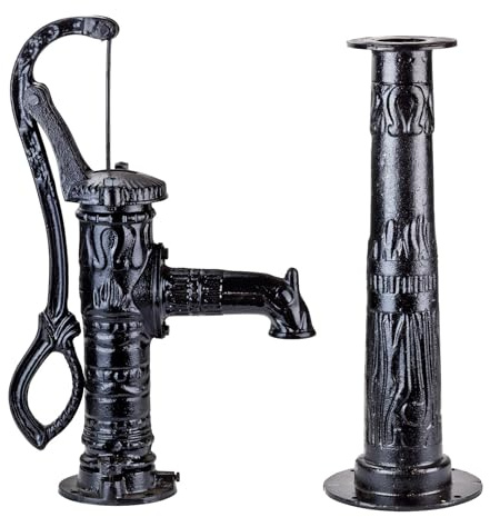 Klassische Schwengelpumpe für den Garten mit nostalgischem Pumpenständer - eine elegante Lösung für die Bewässerung