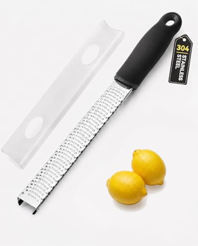 JIMYIU Râpe à Fromage & Zesteur en INOX - Manche Long Râpe pour Parmesan, Zestes d'Agrumes, Chocolat, Ail & Gingembre - Poignée Ergonomique Soft-Grip Noire