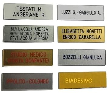 TARGHETTA citofono TARGA 1,5x5,5 cm spesso 1mm circa PLASTICA CON BIADESIVO scegli colori INCISIONE COMPRESA stampatello FUORIPORTA 1 portachiavi AMULETI (1 RIGO)