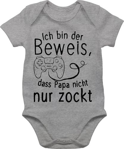 Shirtracer - Baby Body Kurzarm - Geschenk zum Vatertag - Ich bin der Beweis dass Papa nicht nur zockt