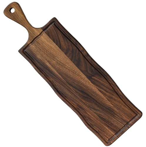 Elegantes Servierbrett aus Walnussholz mit Griff - Charcuterie Holzbrett - Stilvolle Vielseitigkeit für kulinarische Köstlichkeiten - Wendbar mit Saftrille - 47,0 x 14,0 x 2,0 cm - Woodie Poppins