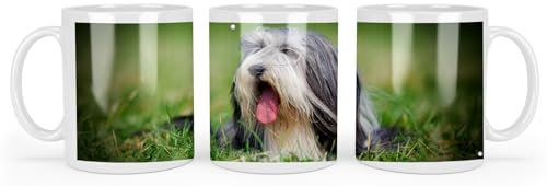 Merchandise for Fans Becher aus Keramik - 330 ml Motiv: Bearded Collie liegend im Gras (01)