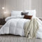 DOWNFOCUS Couette confortable 220 x 240 cm, 100 % coton avec garnissage en duvet et plumes, Oeko-Tex, RDS pour le bien-être des animaux, pour toute l'année, 220 x 240 cm, blanche
