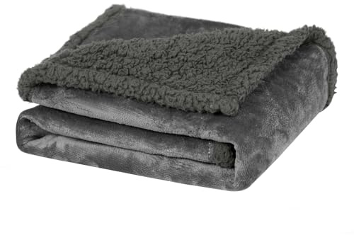 Dogat wasserdichte Hundedecke Waschbar 120 x 100 cm Wendbare Haustierdecke für mittelgroße und große Hunde und Katzen Sofabezug und Bettschutz Weiche Sherpa-Fleece- und Flanelldecke Grau