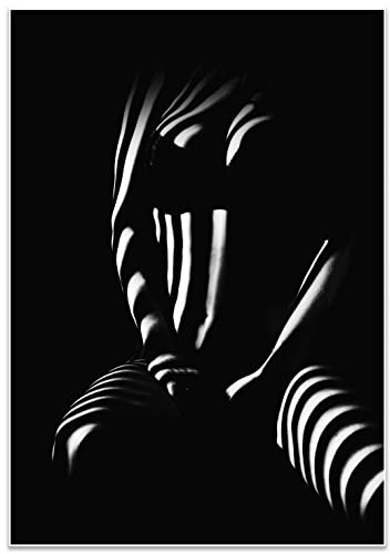wandmotiv24 Poster als Wanddeko, Größe 100x70cm, Frau, Körper, Licht, Moderne Wanddeko, Wandbilder, Deko, Bild M0282