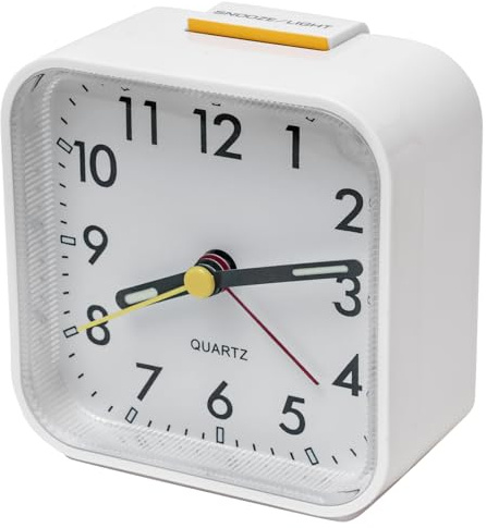Gigtoop Wecker Analog Leise Ohne Ticken, Quarzwecker mit Lauter Alarm, Nachtlicht, Schlummerfunktion,Batteriebetrieben Tragbarer Wecker für Schlafzimmer Wohnbereich Büro Reisen