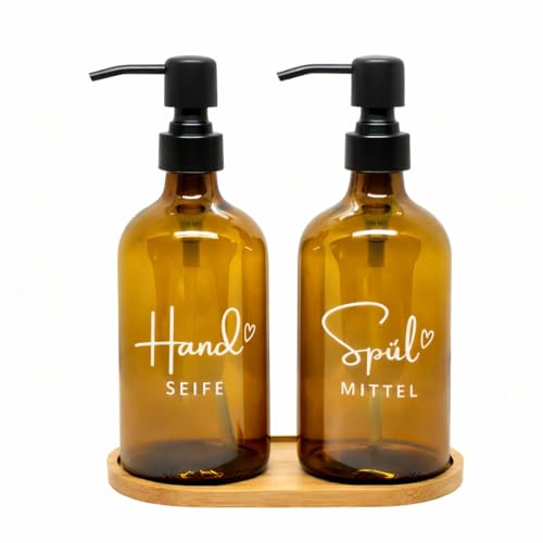 BoBoU Seifenspender Glas 2er Set Bernstein 500 ml – Handseife & Spülmittel mit Deutscher Handschrift-Beschriftung und Herzlogo, Edelstahl Pumpkopf, inklusive Bambustablett, nachfüllbar, Küche & Bad