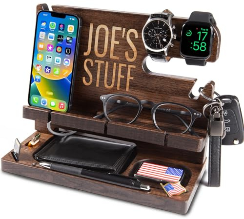 Greta Oto Personalisiert Holz Dockingstation für Handy, Tablet, Geldbörse, Gadgets, Uhr, Schlüssel, Accessories, Ablage für Arbeitstisch, Nachttisch,Geschenke für Männer (Dunkelbraun)