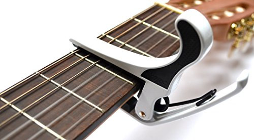 KAPODASTER KONZERTGITARRE - CAPODASTER FÜR GITARREN - CLASSIC KAPO IN WEIß - INCL. 3x PLEKTREN GRATIS