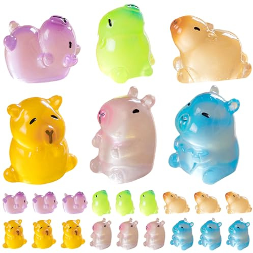 CAKEEYUM Lot de 24 Mini Figurines de Capybara, Animaux en résine Qui Brillent dans Le, Mini Capybara en résine Multicolore pour décoration Bureau, Jardins fées, Cadeaux fête, Animaux, Figurines