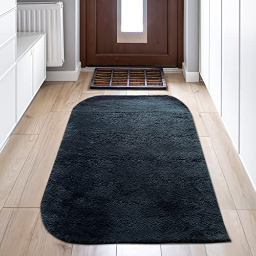 Teppich-Traum Teppich Modern Waschbar Uni Runde Ecken Schwarz 80x150 cm | Kuschelig und weich, bis 30 °C waschbar, pflegeleicht, rutschfest, langlebig, saugrobotergeeignet, Flur & Schlafzimmer