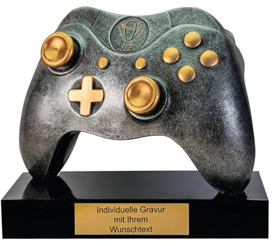 geschenke-fabrik.de Pokal mit Gravur Wunschtext, Gaming-Controller-Design | Personalisierte Auszeichnung für Fußball WM & Sport Events, inkl. Marmorsockel, Geschenk-Trophäe für Kinder