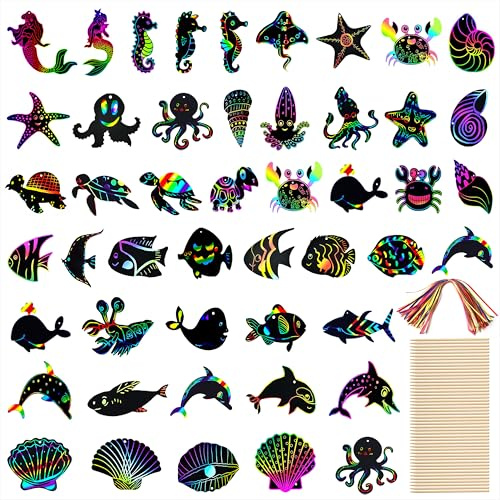 Cartes à Gratter Animaux Marins Marque-Pages à Gratter 48 Motifs Arc-en-ciel Magique Papier a Gratter avec 48 Rubans et 24 Bâtonnets pour Bricolage Jeux Cadeau de Fête