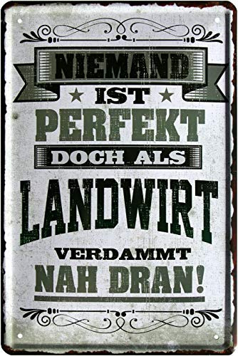 WOGEKA ART Retro Blechschild - Niemand ist perfekt, doch als Landwirt - witziger Spruch als Geschenk-Idee zum Geburtstag Weihnachten zur Dekoration 20x30 cm Vintage-Design aus Metall 2222