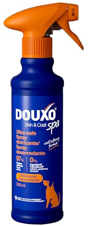 DOUXO® Skin & Coat SPA - Spray Districante per Cani Ultra-Sicuro, 340ml. Districa e nutre il manto in sicurezza, lasciandolo morbido, rivitalizzato e privo di nodi. Formula skin-friendly.