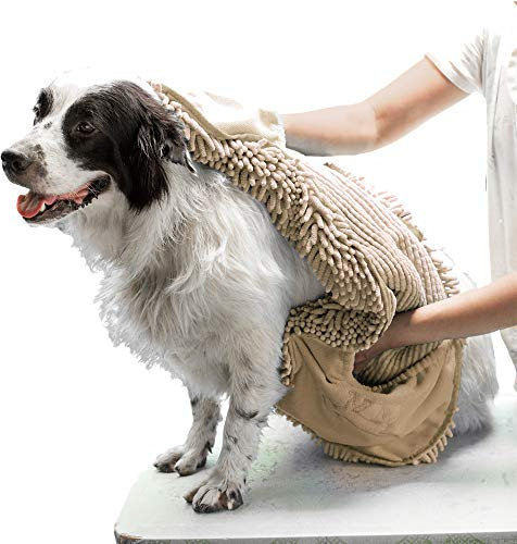 Tuff Pupper Schnelltrocknendes Handtuch für Hunde | Ultra saugfähiges Mikrofaser-Shammy | Extra große Größe 85 x 35 cm für alle Rassen | Bequeme Eingrifftaschen | Verwendung im Innen- und Außenbereich