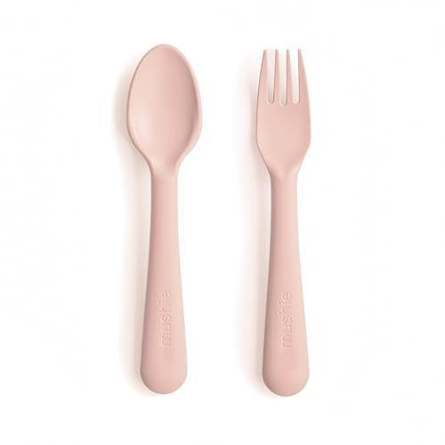 Mushie Besteckset mit Gabel & Löffel für Kinder | Wiederverwendbar Besteckset | Hergestellt in Dänemark | BPA-Frei | Sichere, Hochwertige & Langlebige Erstausstattung (Blush)