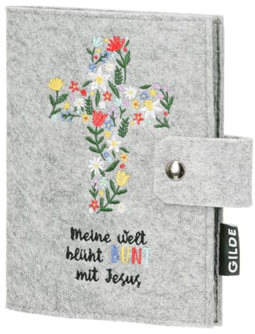 CULT at home Gotteslob Hülle Kommunion Geschenke für Mädchen Gebetbuchhülle Filz Grau – Erstkommunion Geschenke Jungen - 18,5 x 16 cm Stickerei Spruch „Meine Welt blüht bunt“