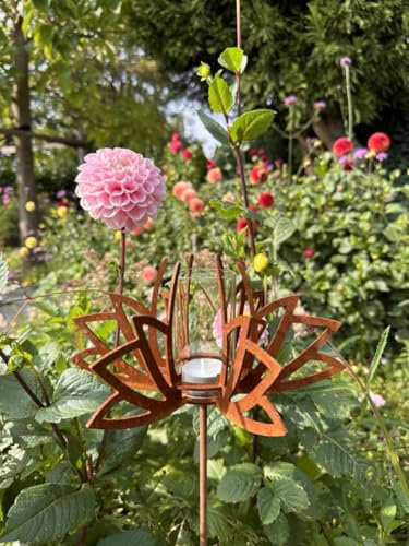 Windlicht auf Stab, Lotus Gartenfackel aus Corten-Stahl, Garten Deko Stecker, Laterne
