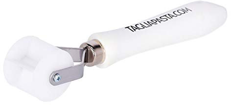 Corta pastas liso en Delrin a 4 cuadros 28 mm, mango en ABS. Art.371