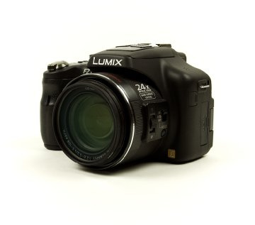 Panasonic Lumix DMC-FZ150 Compact Camera with Full HD Video Recording - Black (12.1 MP, 24x Optical Zoom) 3.0 inch LCD