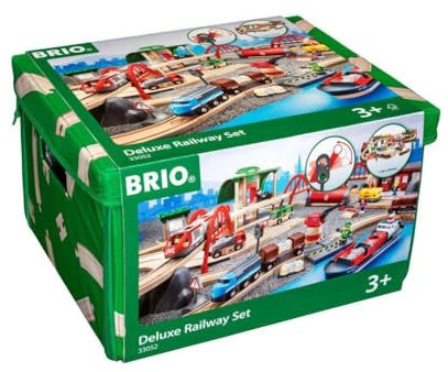 BRIO World 33052 Straßen & Schienen Bahn Set Deluxe - Straßen & Schienen Eisenbahn - Kleinkindspielzeug empfohlen für Kinder ab 3 Jahren