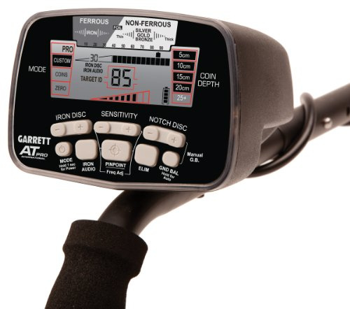 Garrett At Pro Metalldetektor, hochwertig, Arbeitsfrequenz 15 kHz, sehr sensibel auf Edelmetalle, wasserdicht bis 3 Meter Tiefe