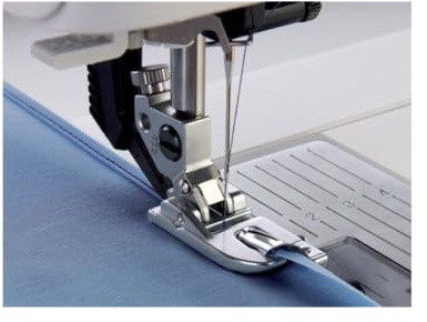 Pfaff 820221096 pied pour ourlet roulé de 4 mm