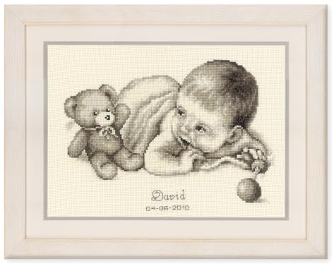 VERVACO Gezählter Kreuzstich Stickpackungen Stickset Baby Geburt Junge mit kleinem Bären Wanddekoration Handarbeit Set für Erwachsene Kreatives Handwerk ca. 26 x 19 cm Geburt Geschenk Hausdeko