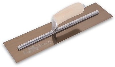 Frattazzo lisciante Marshalltown con manico curvo in legno, in acciaio dorato, molto adatto per pavimenti e calcestruzzo, dimensioni: 406x102 mm