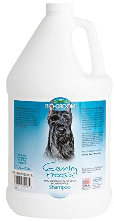 BIO-GROOM - Country Freesia Hundeshampoo - Mit Aloe Vera und Kamille - Welpenshampoo - Stärkt und pflegt das Haar - Für weiches und glänzendes Fell - 3,8 L