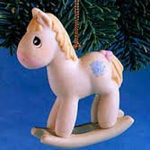 Precious Moments ~ Ornament ~ Schaukelpferd ~ 102474