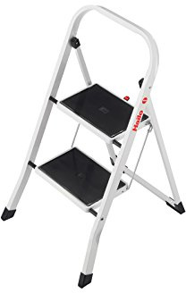 Hailo K20 BasicLine Stahl-Trittleiter, 2 Stufen, Sicherheitsbügel, Klappsicherung, einfach zu verstauen, belastbar bis 150 kg, weiß, 4396-901