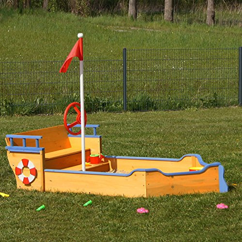 Sandkasten aus Holz Boot Segelschiff Priantenschiff Sandkiste Sandbox mit roter Flagge, Abdeckung, Vlies Bodenplane, Flaggenmast & Steuerrad für Kinder