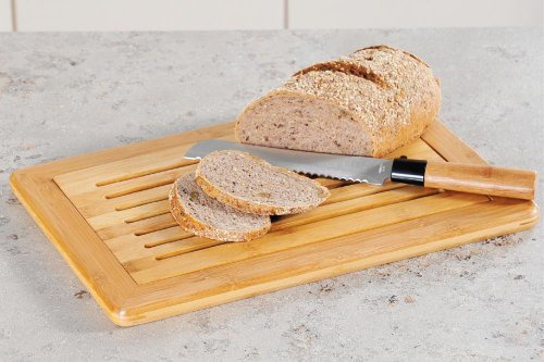 Lot de 2 Kesper Planche à Découper, Planche à Découper pour le pain, pain planche à pain avec ramasse miettes, en bambou certifié FSC, dimensions : env. 420 x 280 x 20 mm