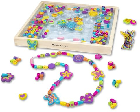 Melissa & Doug - Kit Bracelet De 220 Perles en Bois Thème Papillon - Fabrication De Bijoux Colliers Bracelets - Jouet en Bois - Activité Manuelle Enfant - Cadeau Enfant 4 Ans Et + -