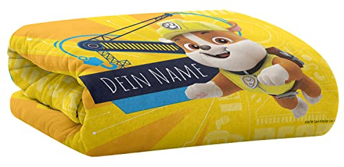 PICANOVA – PAW Patrol Rubble Decke mit Name 150x100cm – Personalisierte Kuscheldecke für Kinder – Premiumqualität Fleecedecke 510g/qm – Unschlagbar Weich Und Gemütlich Schmusedecke