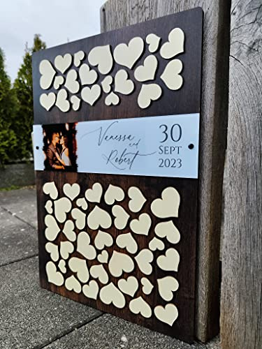 Personalisiertes 3D Gästebuch mit 60 Herzen aus echtem Holz und Acrylfoto - selbst gestalten - Gästebuch Alternative - Für Hochzeit und andere Anlässe (Eiche Dunkel, 60 Herzen (61x42cm))