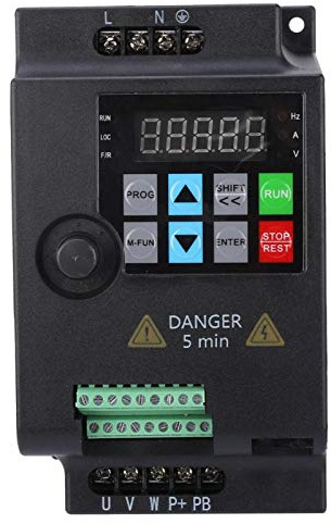SKI780 Convertisseur de fréquence, Variateur de fréquence Inverseur Transformateur Monophasé 220V à Triphasé Mini VFD 220V pour Moteur 220VAC 2.2kW