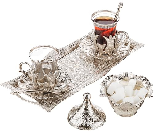 DEMMEX Service à thé et café turc pour 2, 2 verres, porte-verres en métal, soucoupes, cuillères, sucrier et plateau, gravé, plateau de 30,5 x 12,7 cm, capacité de 10 ml (métal zamak, argent)