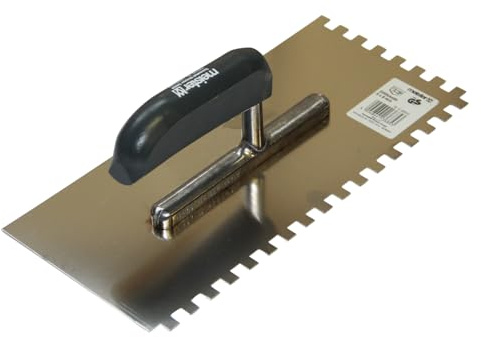 sopomarkt24 Glättekelle Zahnkelle Edelstahl 8x8mm, Fliesenkelle 130x280mm mit Holzgriff, hochwertiges Spachtelwerkzeug zum Auftragen von Kleber, Putz und zum Glätten, Made in Germany
