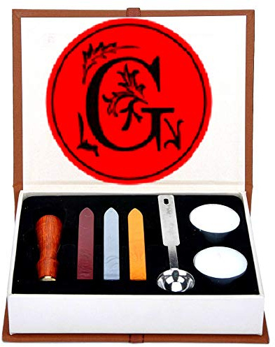 Buchstaben-Wachs-Siegel-Stempel-Set, ANBOSE Alphabet Wachs-Siegel-Stempel-Kit einschließlich 1Pcs Holzgriff Kupfer-Siegel, 3Pcs Wachs-Siegel-Sticks, 1Pcs Schmelzlöffel und 2Pcs weiße Kerzen（G)