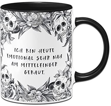 Tassenbrennerei Totenkopf-Tasse mit Spruch: Ich bin heute emotional sehr nah am M-finger gebaut. - Skull Statement Kaffeetasse lustig für die Arbeit als Bürotasse