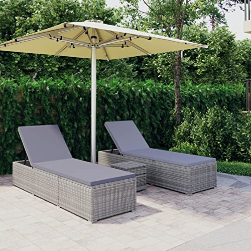 Xichuzi 3-TLG. Garten-Sonnenliegen mit Teetisch Poly Rattan Grau, Gartenliege, Liegestuhl, Sonnenstuhl, Sonneninsel Outdoor, Liegen, Gartenmöbel, Bäderliege, Relaxliege - 3057665