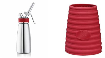 iSi Sahnespender 500ml, Gourmet Whip Plus, 0.5 Liter & 2723 Hitzeschutz Set aus Silikon, Rot, Für 0,5L iSi Whipper