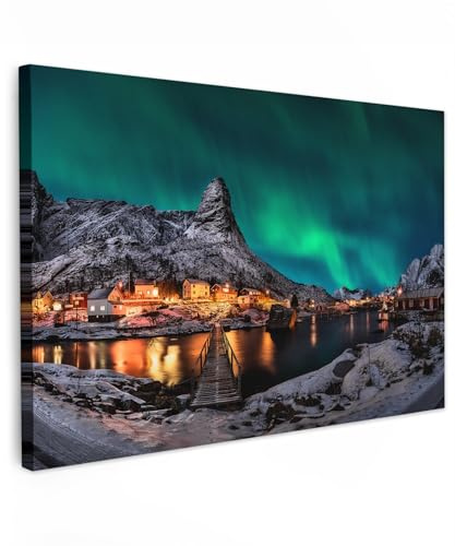MuchoWow© Bild auf Leinwand Groß XXL Schlafzimmer Bilder Wand Deko | 120x80 cm - Wohnzimmer Modern Wanddeko Bilderwand Geschenk Landschaftsbilder - Natur - Nordlichter - Island - Dorf - Grün