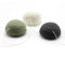 Larelle Lot de 3 éponges Konjac au charbon de bambou, thé vert, curcuma pour le corps, le visage, les peaux impures et grasses, les peaux mixtes, issues de l'agriculture biologique et durable