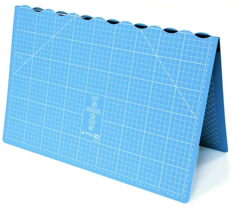 Prym 610410 Tapis de découpe pliable 45 x 30 cm (A3), tapis auto-cicatrisant, antidérapant, peu encombrant, pliable à 30 x 22,5 cm, tapis de découpe de qualité supérieure en bleu clair
