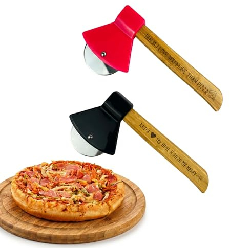 GYSLVTE Rueda cortadora de pizza en forma de hacha, mango de bambú grabado personalizado, hoja de acero inoxidable, negro o rojo, regalo único